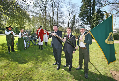 Ian Crozier, Chief Executive of the Ulster Scots Agency and Councillor Thomas Hogg 'take up arms' to launch the 2016 series of re-enactments.